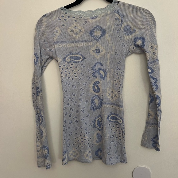 Light Blue Paisley Thermal - Picture 5 of 5